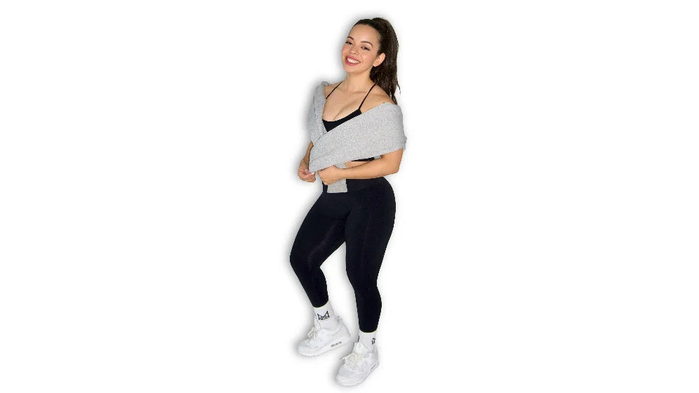 Hoodies and Scrunch Booty Leggings: essentials that define us