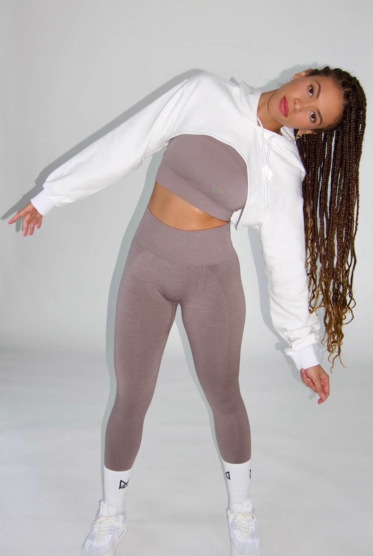 MILA MVMT Sportswear Josie Cropped Hoodie & Carli Seamless Sports Bra Black & Claire Seamless Contour Leggings Acai