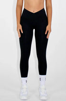 Aria Crossover V-Waist Scrunch Leggings - Black Front