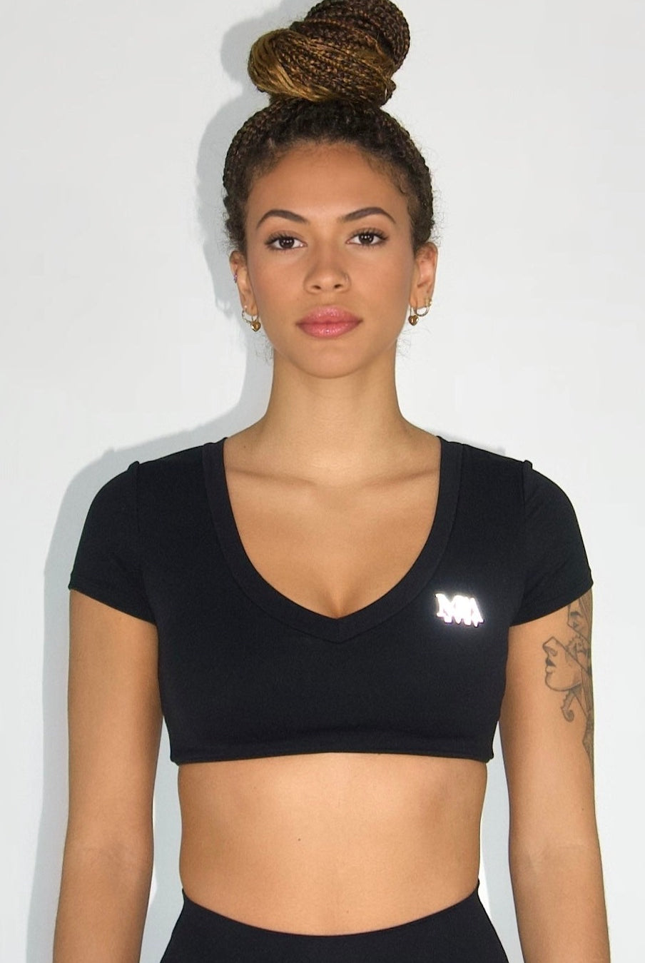 MILA MVMT Sportswear Emmie Short Sleeve Crop Top Sports Bra & Emmie Shorts Leggings Black