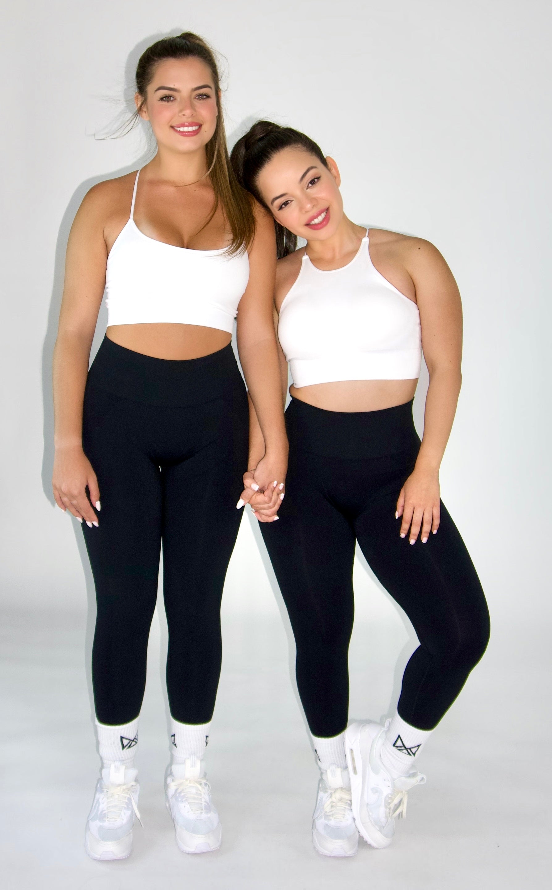 MILA MVMT Sportswear Galia Seamless Sports Bra White & Claire Seamless Contour Leggings Black Group