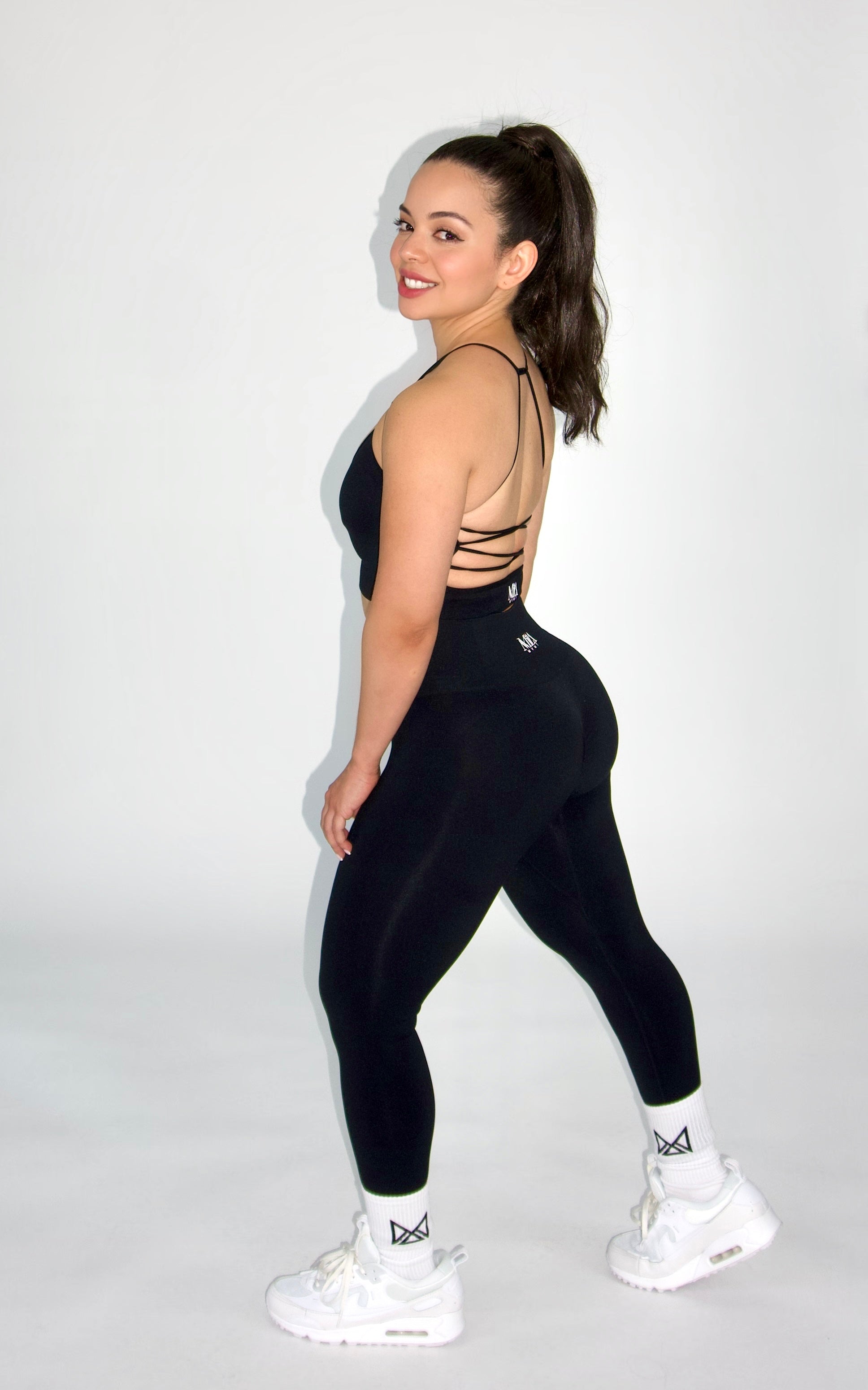MILA MVMT Sportswear Galia Seamless Sports Bra Black & Claire Seamless Contour Leggings Black