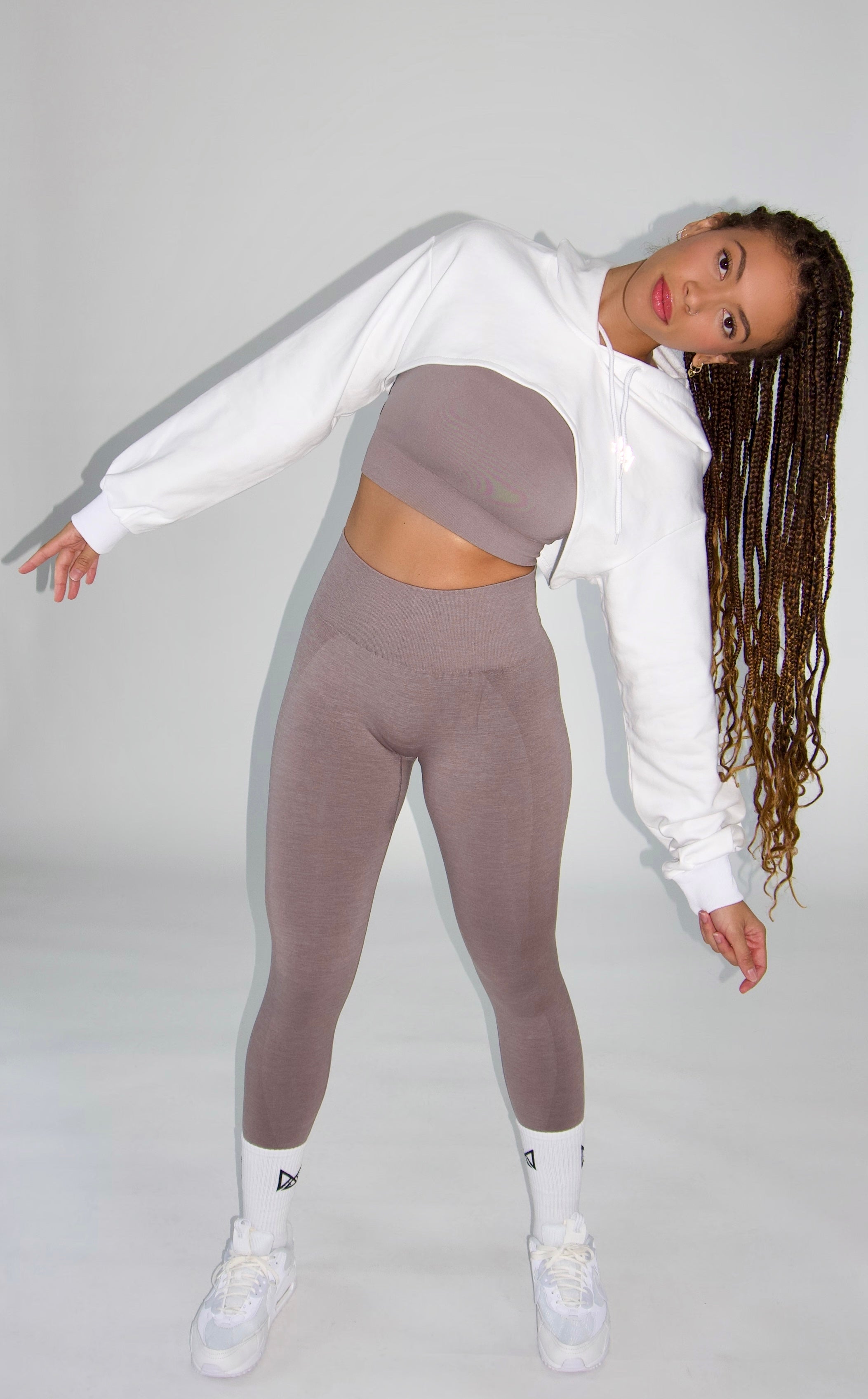 MILA MVMT Sportswear Josie Cropped Hoodie & Carli Seamless Sports Bra Black & Claire Seamless Contour Leggings Acai